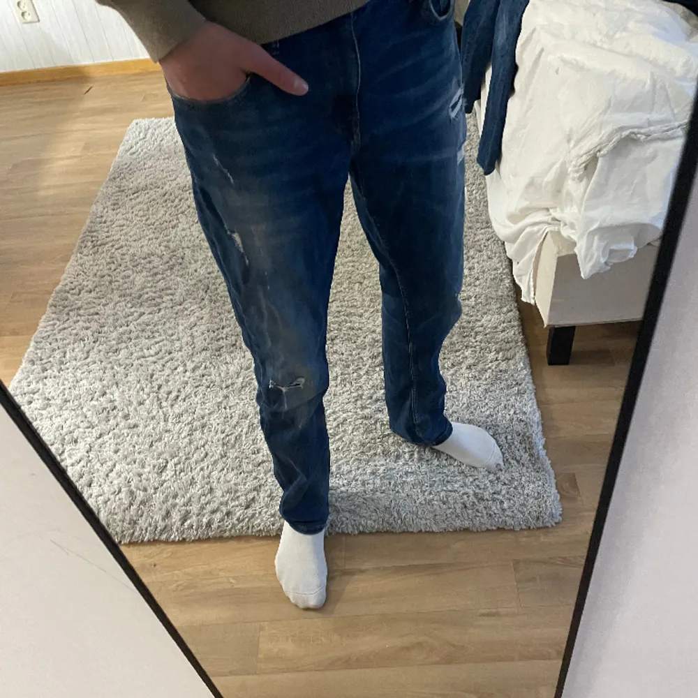 Tvär feta blåa SMOG jeans | skick-9/10 | storlek 33.. Jeans & Byxor.