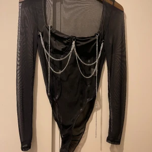 Body - Body Storlek m Oanvänd 