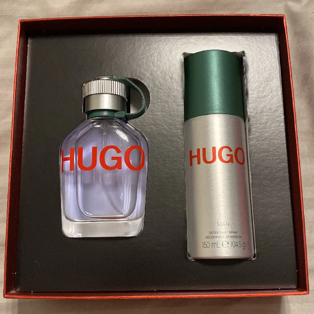 Bra Hugoboss parfym och deo. Parfymen är helt oanvänd men deon har sprayats lite. Accessoarer.