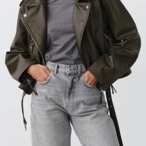 Brun skinnjacka Gina tricot  - Använd 1 gång, storlek S over size 