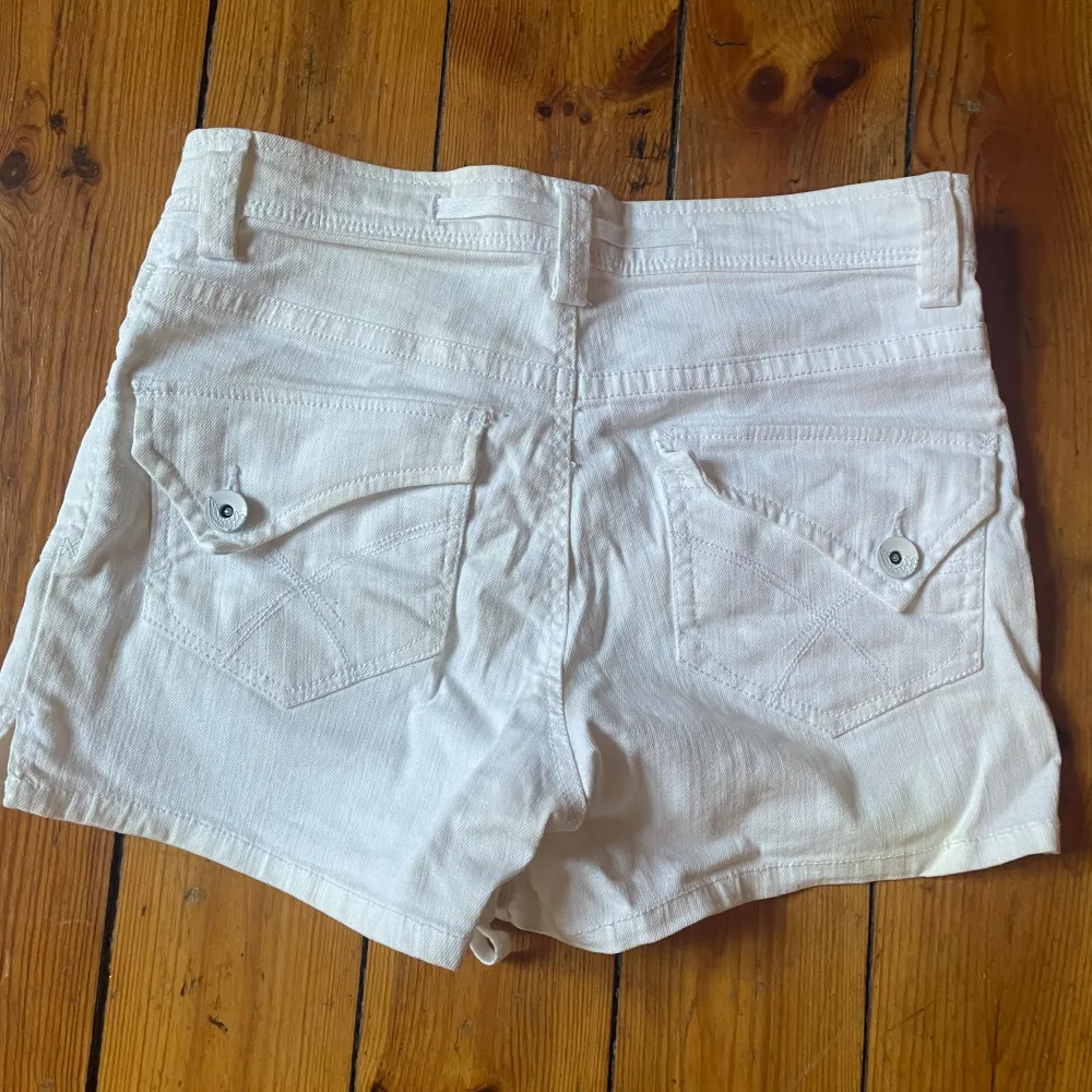 Fina korta shorts från Lindex. Shorts.