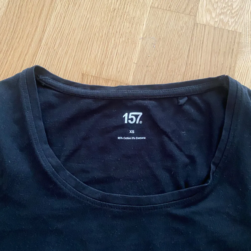 Säljer denna då jag har många liknande 💘 Storlek : XS  Från: Lager 157 Skickar den direkt efter du har köpt(dagen efter) 💘. T-shirts.