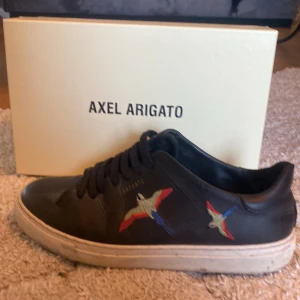 Axel arigato - Okej skick rena äkta 