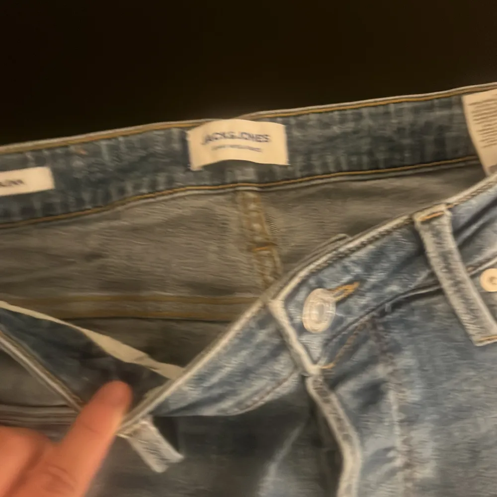 699 kr ny pris 10/10 skick . För små för mig billigare pris vid snabb affär 31/31. Jeans & Byxor.