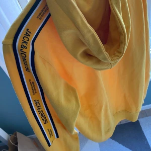 Jack & Jones  - Hoodie gul 