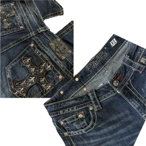 Miss Me Jeans Bootcut - Bootcut Miss Me Jeans i storlek 31 med många unika detaljer så som knappar osv Använd gärna köp nu!