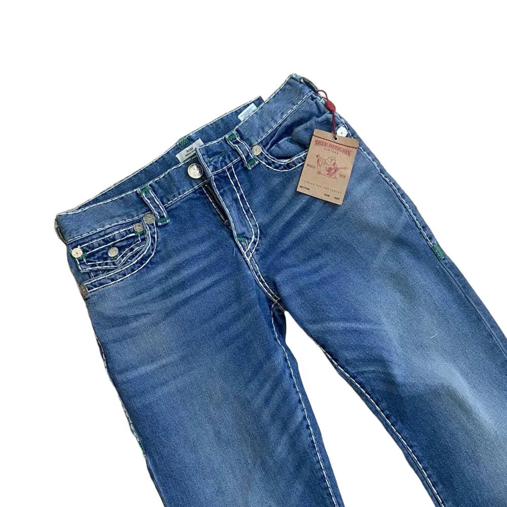 HELT NYA True Religion Jeans, Nypris går dom för 3800kr men säljer dom för endast 999kr |❗️PRIS KAN DISKUTERAS❗️|. Jeans & Byxor.