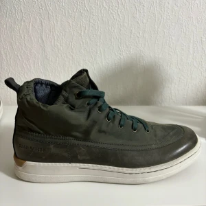 G-Star Arc Sneaker (Size 42) - Condition: 9/10 - har inte burit dem Kommer inte med kartongen Size: 42 Produktkod 919611