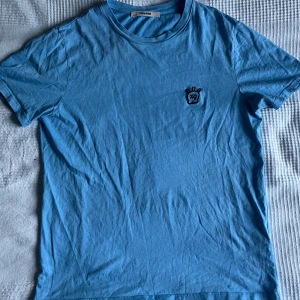 Zadig Voltaire  - Hyfsat gott skick en sommar  t shirt från Zadig och Voltaire priset går att diskutera 