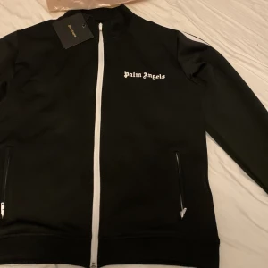 Palm angels jacket - Säljer den här sprillans nya tröja som bara är använd 1 gång på provning. Pris kan sänkas vid snabb affär 😁