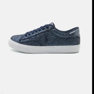 Coola Ralph lauren sneakers - Super snygga och i bra skick, skriv för fler bilder😊