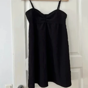 Klänning - Den populära snygga klänningen🥰skriv gör funderingar !!