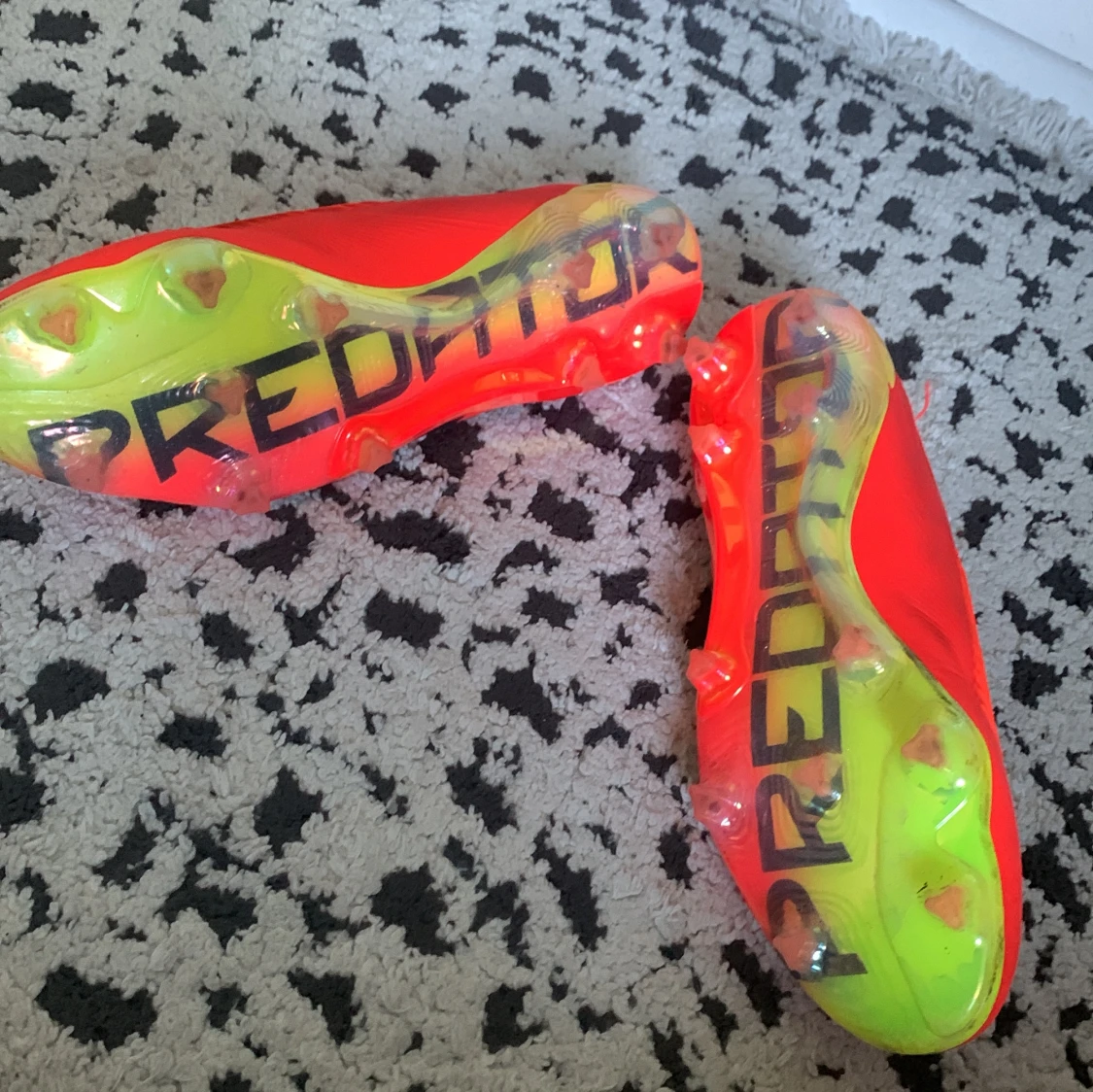 Helt nya predator skor köpta på unisport  - 91