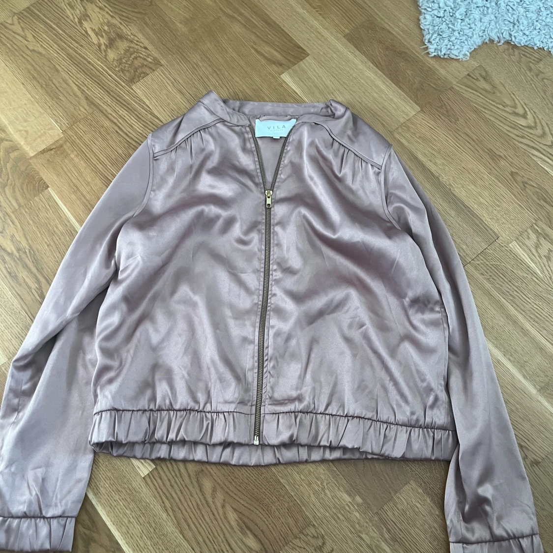 Jacka/kofta storlek s 