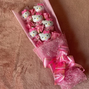 Hello kitty bouquet kawaii flower gift box - Hello kitty bouquet, ordinarie pris 400kr säljer för 200kr, helt ny❕💋