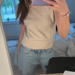 Tröja - Jättefin tröja som köptes utomlands. Märket är Dilvin Knit i storlek s. Kommer inte till användning längre💕