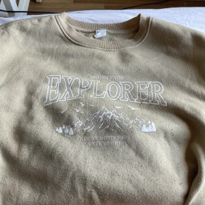 Mjuk tröja💗 - En beige tröja med skönt material inne i tröjan💗