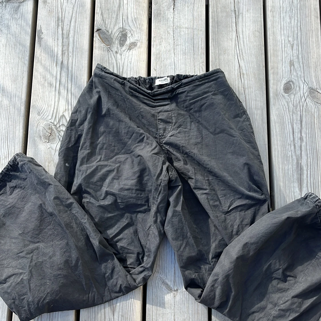 Parachute pants från Pull&Bear