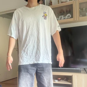 T-shirt - T-shirt från H&M men tyck på fram och baksidan 