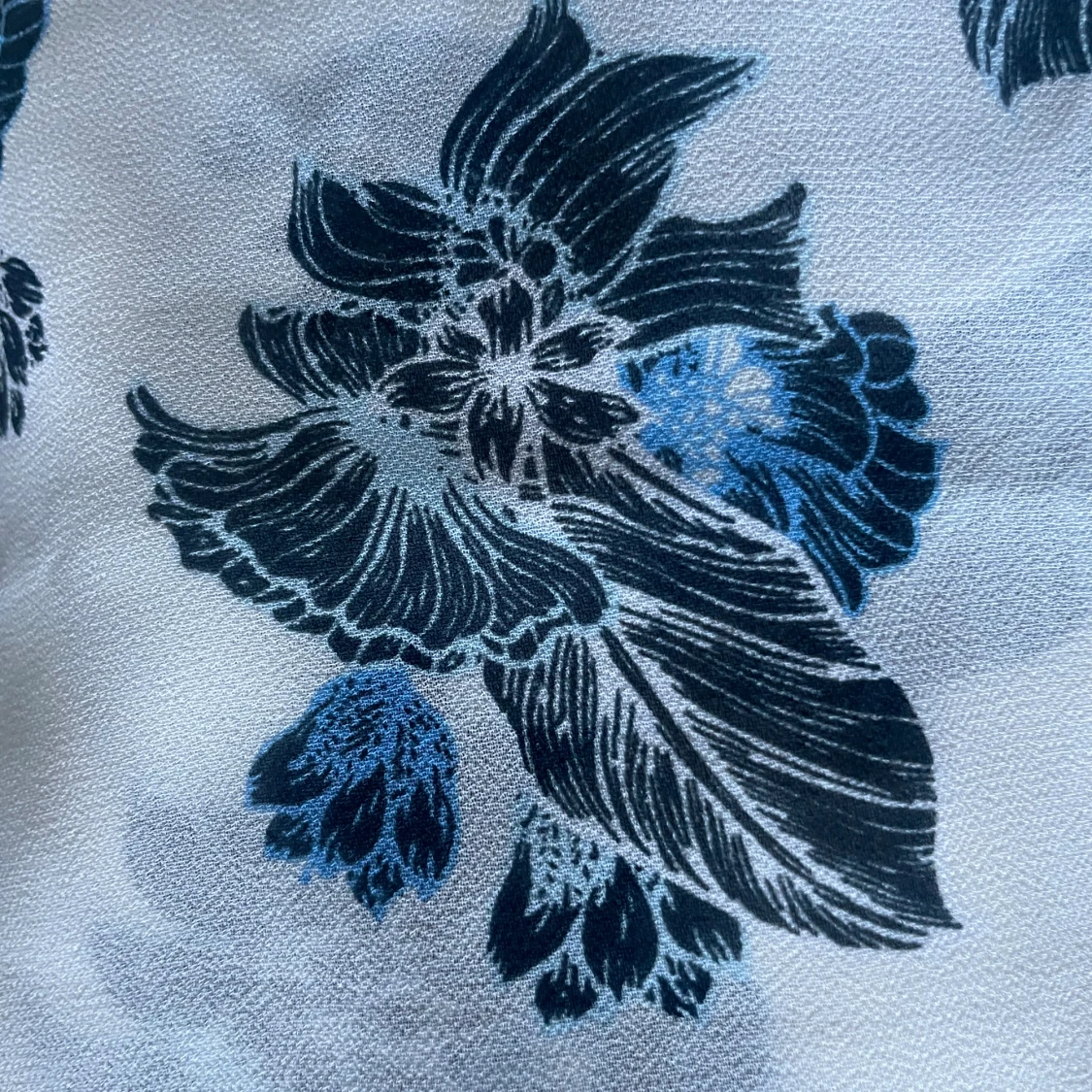 Vitt linne med blommor - 91