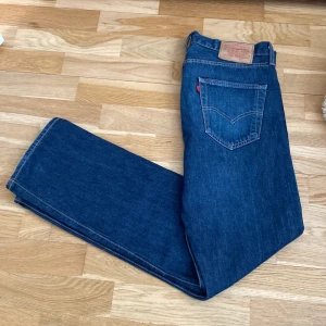 Levis 32 32 - Säljer ett par Levis 501 i storleken W32 L32.