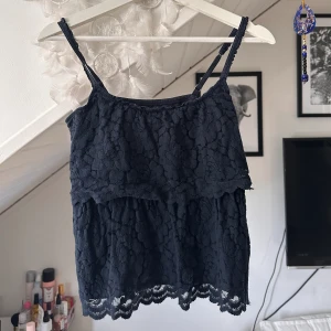 spets linne - 🦋🦋🫐🫐