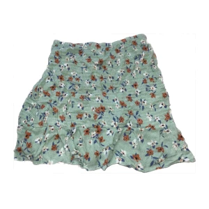 Kjol - Super söt turkos kjol! Luftig och perfekt till sommaren💗stretchig runt midjan och endast använt fåtal gånger så bra skick!💗