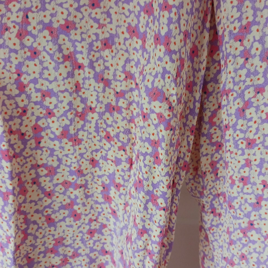 Blommig långklänning med skärp i midjan,  - 90