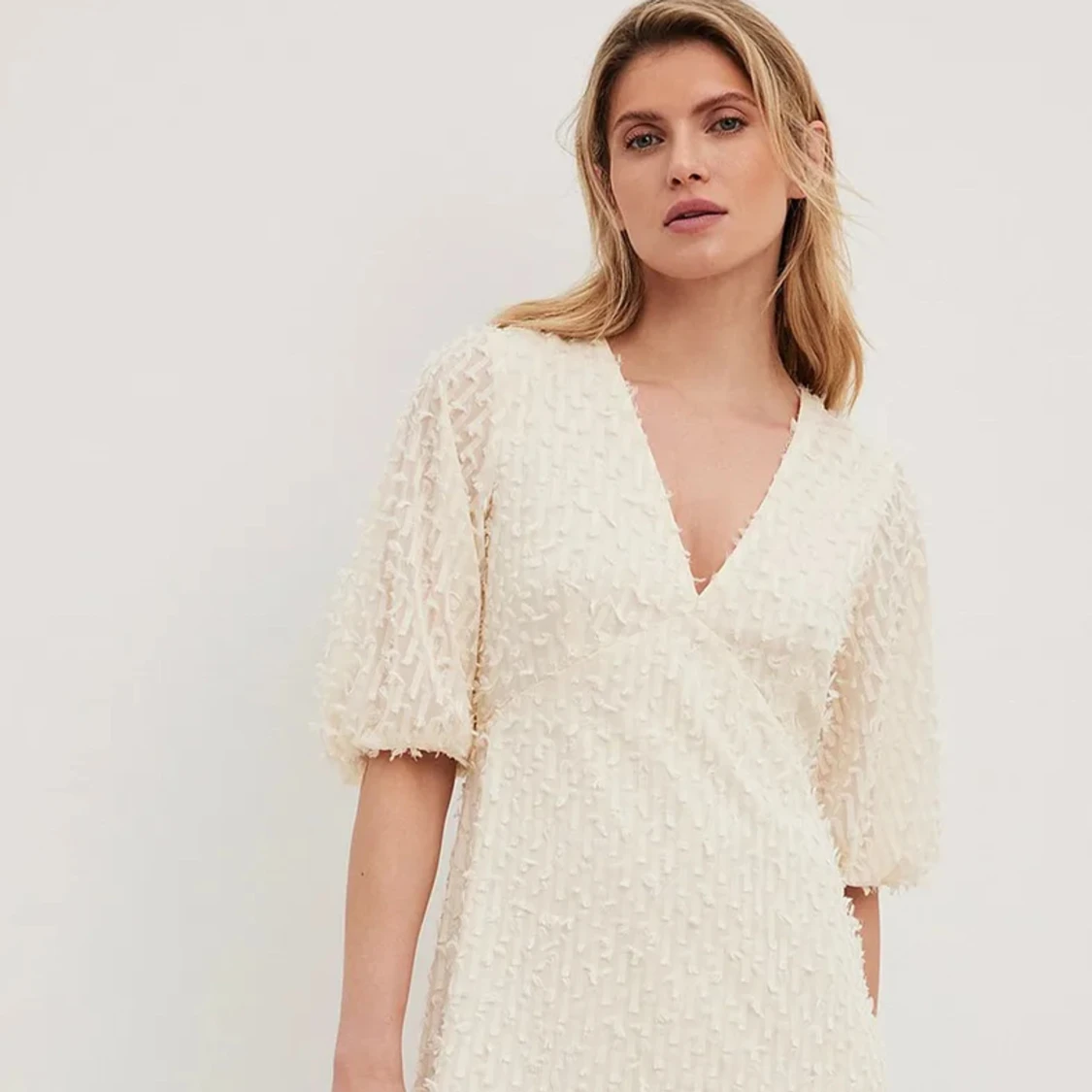 Nakd vit kort klänning, puffärm - 90