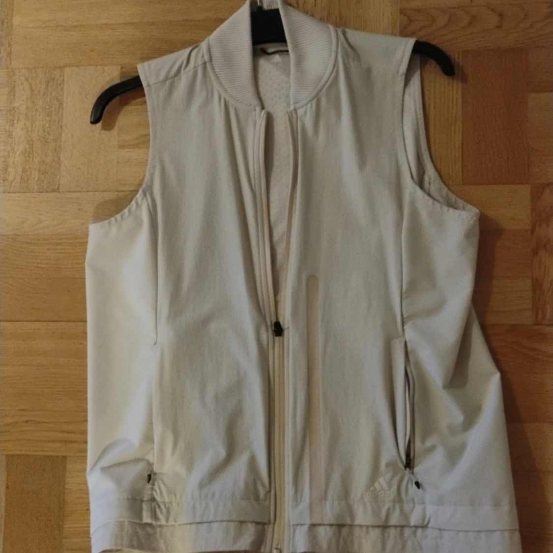 Adidas sportväst beige - 90