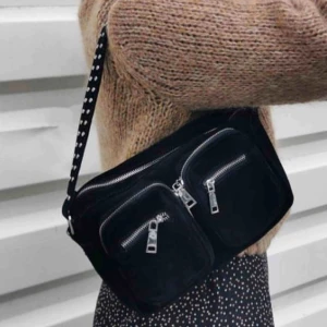 Noella väska  - Jättefin väska från noella, nypris 750kr💖 pris går att diskuteras 