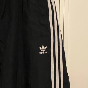 Adidas original byxor - Köpt begagnat, inte använt. 