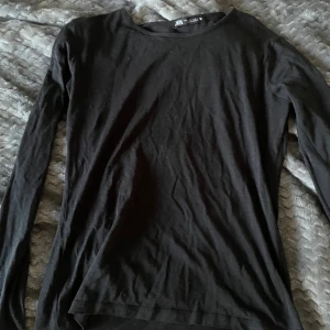 Intimissimi liknande - Säljer denna intimissimi liknande tröjan från zara!🩷🩷