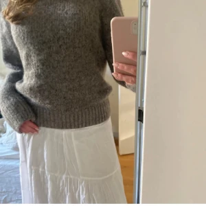 Stickad tröja  - Super fin stickad tröja från and other stories❣️storlek xs men passar mig som har s