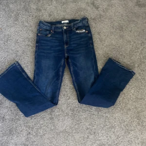 Bootcut jeans - Säljer mina lågmidjade bootcut jeans, inte kommit till användning som nya❤️