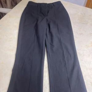 Kostymbyxor  - Ingen användning, för små