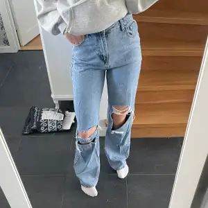 Snygga jeans från Missäy, storlek 38.
