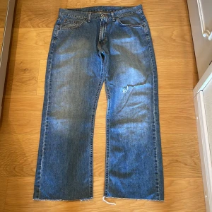 Baggy Mc. Gordon jeans w32 L28 - Rätt slitna fast ger karaktär till byxorna