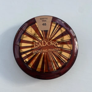Isadora bronzer💗 - Säljer min Isadora bronzer i färgen ”matte tan” eftersom jag inte använder den längre💗 endast använd ett fåtal gånger 💖