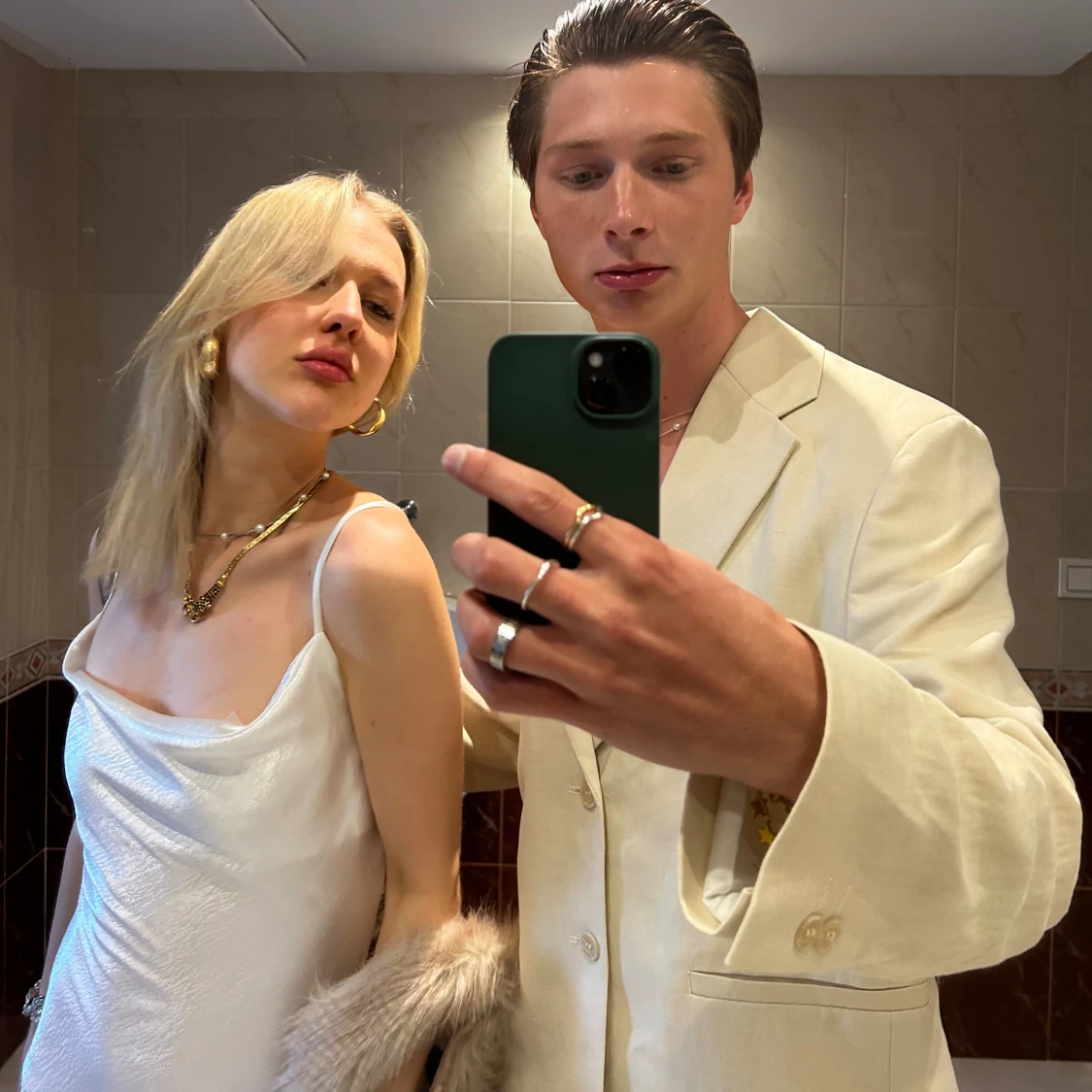 vit balklänning champagne pärlemo  - 91