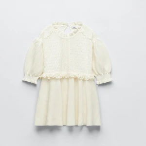 Zara topp - Säljer denna super gulliga zara topp, den är använd fåtal gånger och är som ny💓