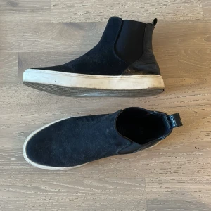 Skor svarta - Coola höstskor sköna sparsamt använda 