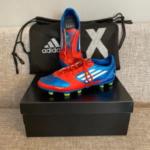 Adidas f50 adizero - Adidas f50 adizero.  Storlek 38 2/3. Pris: 600 kr.