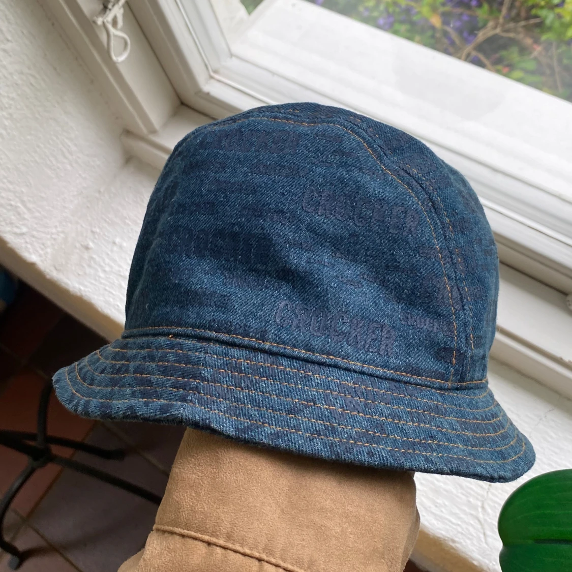 Buckethat i jeans - 90