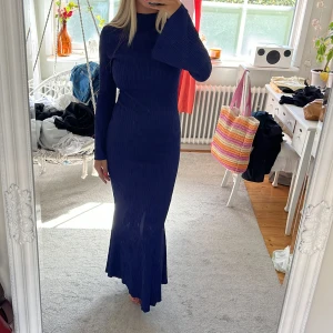 Klänning - Snygg maxiklänning som inte kommer till användning 