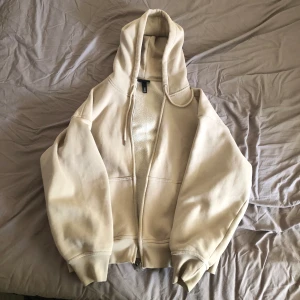 Hm hoodie - nästan oanvänd Hm hoodie i felfritt skick