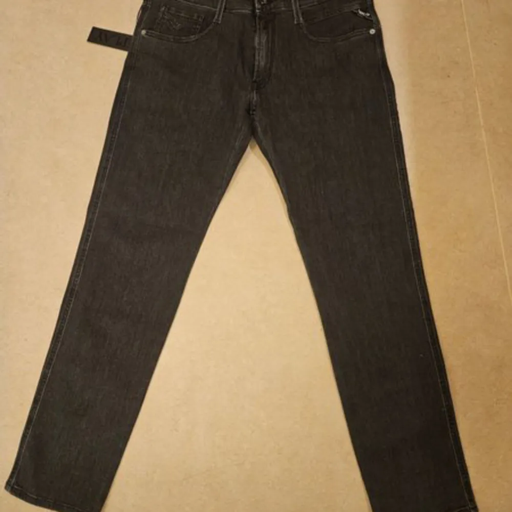 Helt nya replay jeans i st 34/30  Lappar finns kvar. Jeans & Byxor.