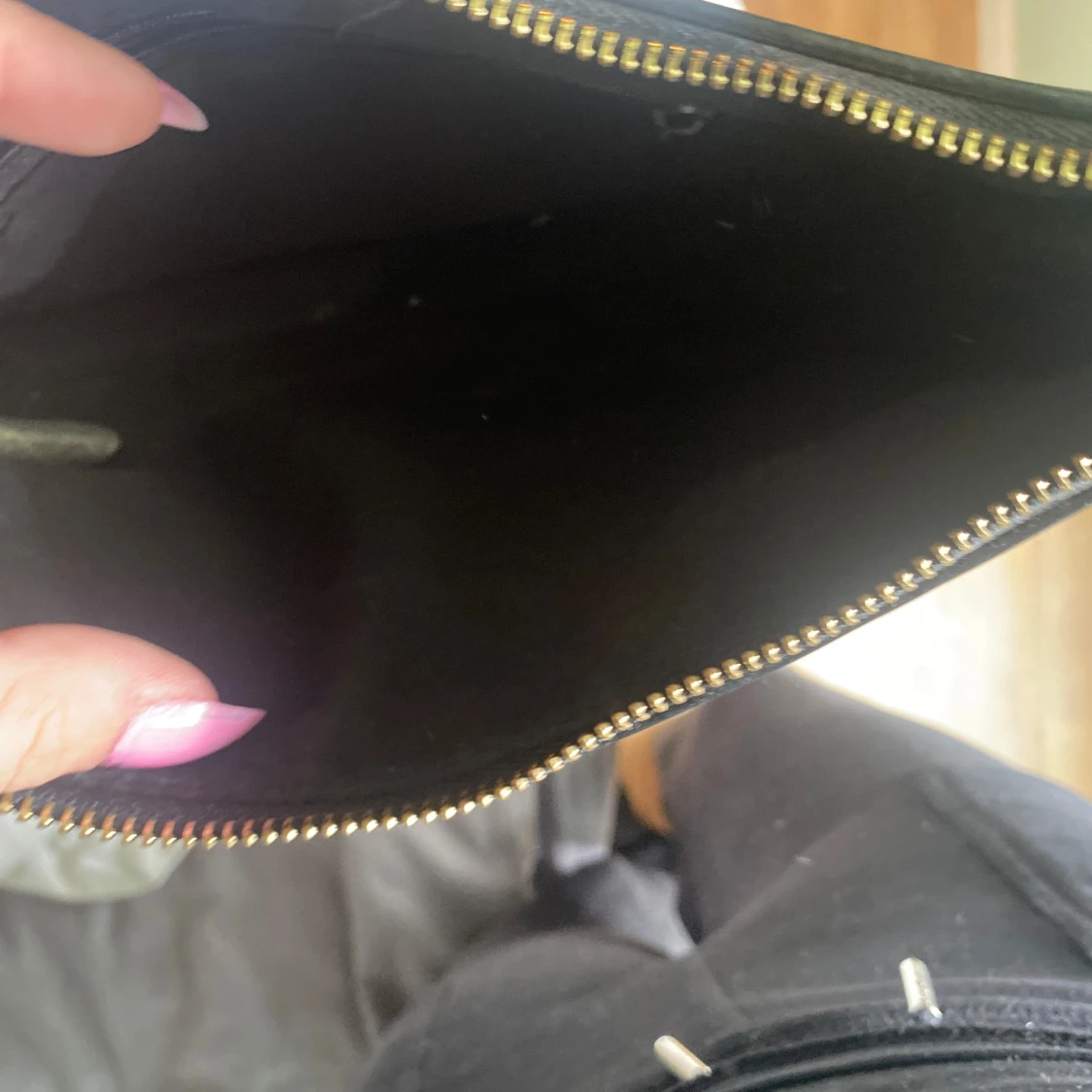 Svart väsk  - 91