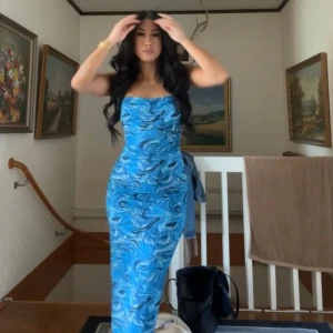 Bodycon klänning med öppen rygg - Bodycon klänning med öppen rygg från Shein. Storlek S. 100 kr och köparen står för frakt ❤️