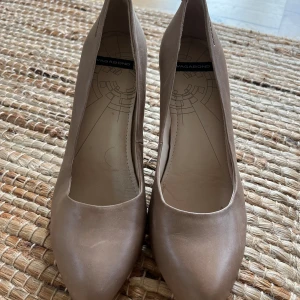 Pumps från Vagabond - Klassiska pumps från Vagabond. Sparsamt använda så i väldigt gott skick. 